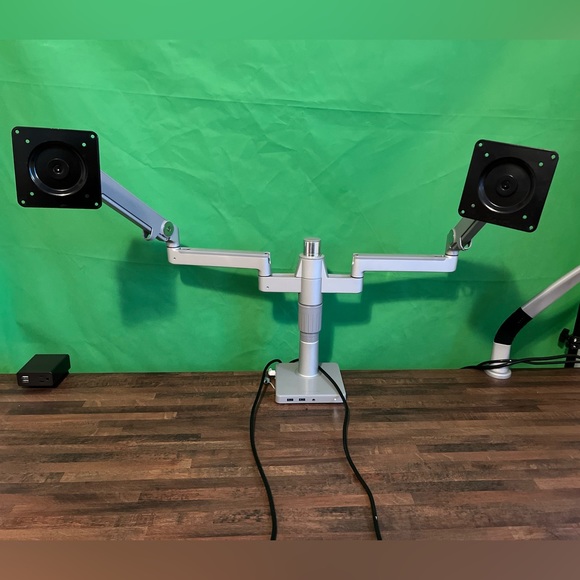 Humanscale M/Connect2 2.1 Flex Dual Monitor Arms - Picture 2 of 10